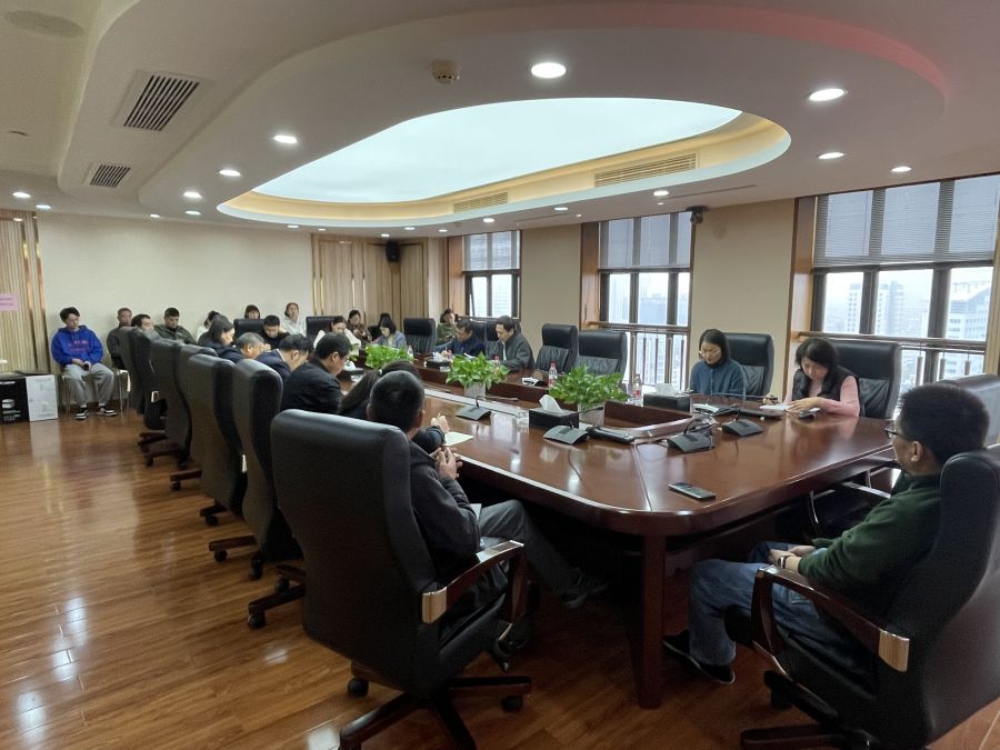 公司黨委委員、副總裁趙茂文赴貨運公司宣講.jpg